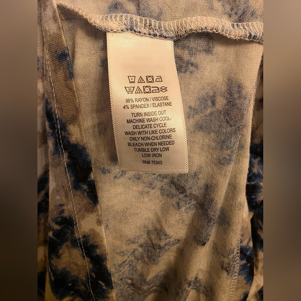 Tahari Rayon Tie-Dye V-Neck Dolman Sleeves Women's Top Blouse Med. - Picture 6 of 8
